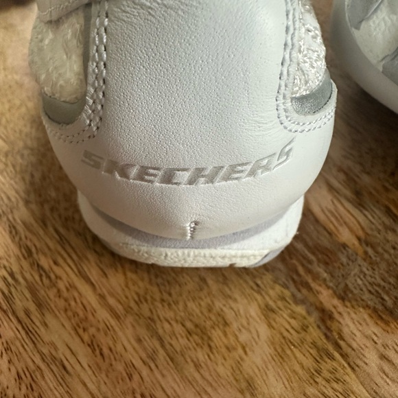 NWT Sketchers White Lace Flats with Strap - Picture 6 of 9